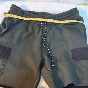 Rue21 Dark Gray Athletic Cargo Shorts with Contrast Pockets